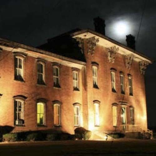 5 famous ghost hunting spots on Halloween