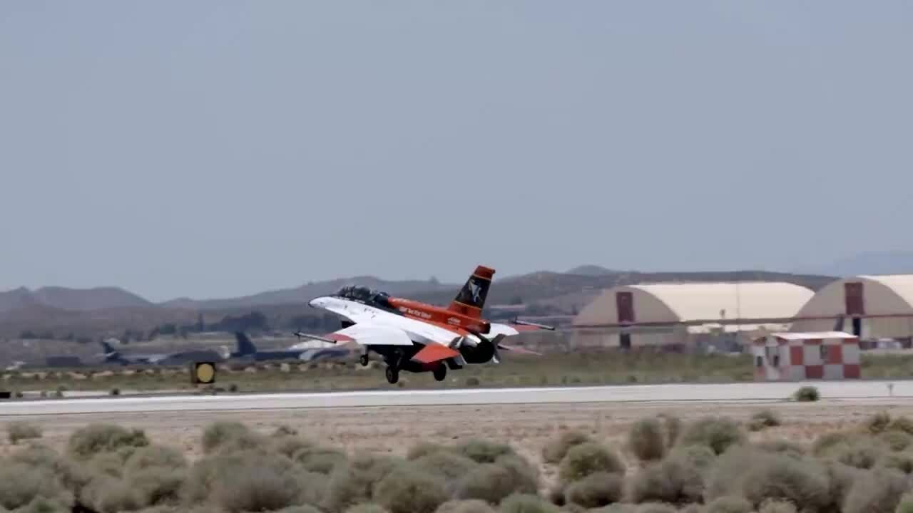 The US Secretary tested the F-16 fighter controlled by AI